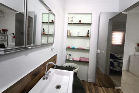 Casa à venda com 470m², 3 quartos e 4 vagasBanheiro Suíte