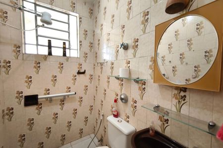 Casa à venda com 470m², 3 quartos e 4 vagasEdícula - Banheiro