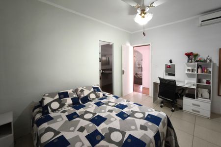 Casa à venda com 470m², 3 quartos e 4 vagasQuarto Suíte