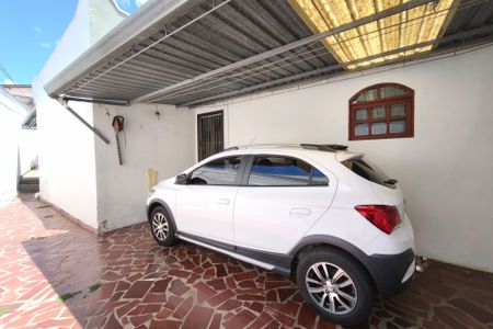 Casa à venda com 470m², 3 quartos e 4 vagasQuintal - Garagem