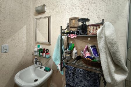 Casa à venda com 470m², 3 quartos e 4 vagasBanheiro Suíte 2