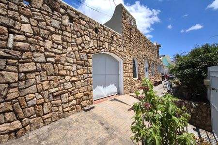 Casa à venda com 470m², 3 quartos e 4 vagasQuintal - Garagem