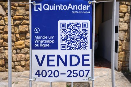 Casa à venda com 470m², 3 quartos e 4 vagasPLACA INSTALADA NA FACHADA
