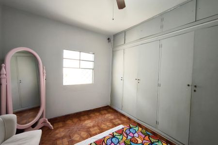 Casa à venda com 470m², 3 quartos e 4 vagasEdícula - Quarto