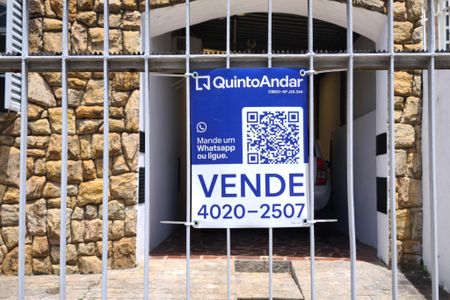 Casa à venda com 470m², 3 quartos e 4 vagasPLACA INSTALADA NA FACHADA