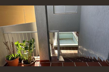 Casa à venda com 277m², 3 quartos e 4 vagas Casa à venda com 277m², 3 quartos e 4 vagasFoto 01