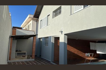Casa à venda com 277m², 3 quartos e 4 vagas Casa à venda com 277m², 3 quartos e 4 vagasFoto 01