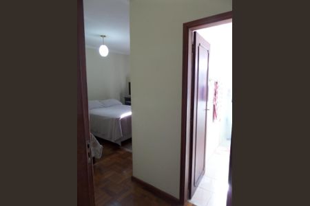 Casa à venda com 277m², 3 quartos e 4 vagas Casa à venda com 277m², 3 quartos e 4 vagasFoto 01