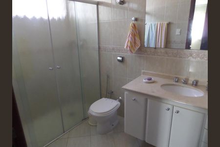 Casa à venda com 277m², 3 quartos e 4 vagas Casa à venda com 277m², 3 quartos e 4 vagasFoto 01