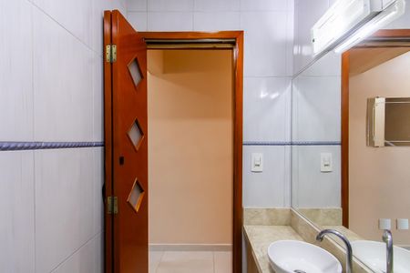 Casa à venda com 114m², 3 quartos e 2 vagas Casa à venda com 114m², 3 quartos e 2 vagasLavabo