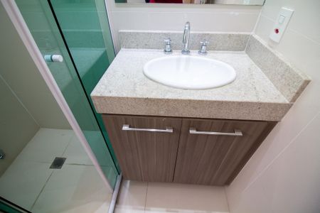 Apartamento para alugar com 71m², 2 quartos e 2 vagas Apartamento para alugar com 71m², 2 quartos e 2 vagasBanheiro da Suíte