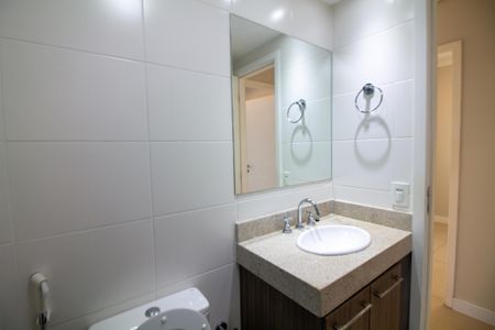 Banheiro de apartamento para alugar com 2 quartos, 71m² em Jardim das Acacias, São Paulo