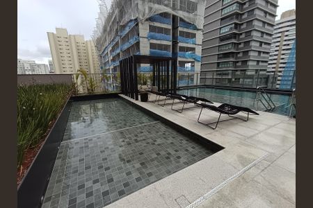 Apartamento para alugar com 132m², 3 quartos e 2 vagas Apartamento para alugar com 132m², 3 quartos e 2 vagasÁrea comum - Piscina