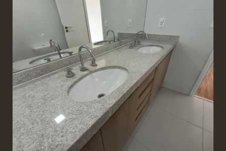 Apartamento para alugar com 132m², 3 quartos e 2 vagas Apartamento para alugar com 132m², 3 quartos e 2 vagasBanheiro - Suite 2