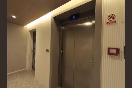 Apartamento para alugar com 132m², 3 quartos e 2 vagas Apartamento para alugar com 132m², 3 quartos e 2 vagasHall de entrada