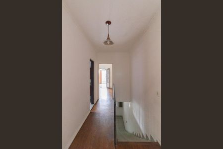 Casa à venda com 110m², 3 quartos e 2 vagas Casa à venda com 110m², 3 quartos e 2 vagasCorredor