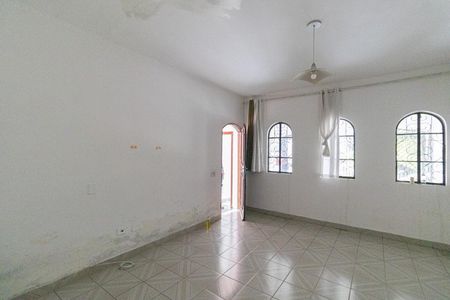 Casa à venda com 110m², 3 quartos e 2 vagas Casa à venda com 110m², 3 quartos e 2 vagasSala