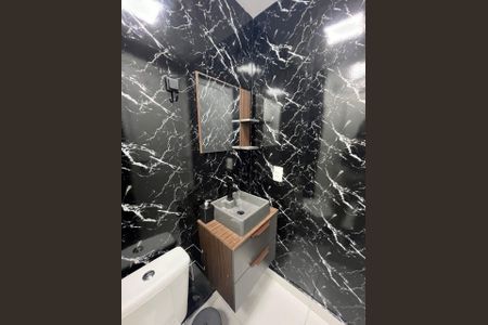 Apartamento à venda com 32m², 2 quartos e sem vaga Apartamento à venda com 32m², 2 quartos e sem vagaBanheiro