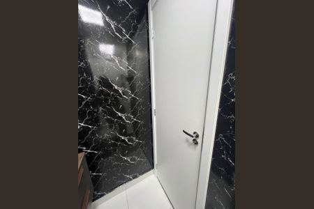 Apartamento à venda com 32m², 2 quartos e sem vaga Apartamento à venda com 32m², 2 quartos e sem vagaBanheiro