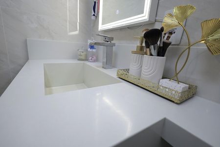 Apartamento à venda com 50m², 2 quartos e 1 vaga Apartamento à venda com 50m², 2 quartos e 1 vagaBanheiro Social