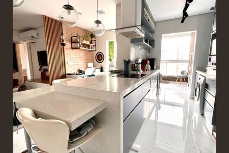 Apartamento à venda com 77m², 2 quartos e 2 vagasCozinha