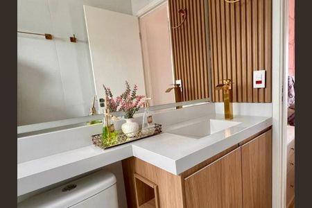 Apartamento à venda com 77m², 2 quartos e 2 vagasBanheiro da Suíte