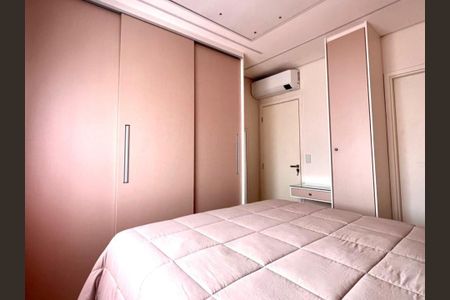 Apartamento à venda com 77m², 2 quartos e 2 vagasSuíte