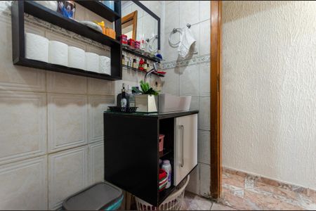 Casa à venda com 83m², 2 quartos e 1 vaga Casa à venda com 83m², 2 quartos e 1 vagaBanheiro