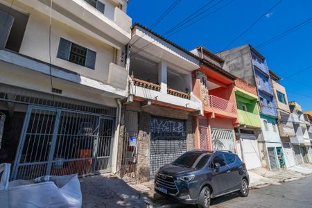 Casa para alugar com 100m², 2 quartos e 1 vaga Casa para alugar com 100m², 2 quartos e 1 vagaFachada