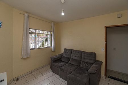 Casa à venda com 183m², 4 quartos e 2 vagas Casa à venda com 183m², 4 quartos e 2 vagassala casa 2_4