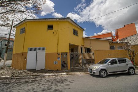 Casa à venda com 183m², 4 quartos e 2 vagas Casa à venda com 183m², 4 quartos e 2 vagasfachada