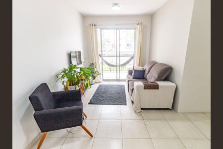 Sala de apartamento à venda com 3 quartos, 64m² em Vila Piratininga, São Paulo
