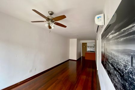 Sala  de apartamento para alugar com 3 quartos, 93m² em Gávea, Rio de Janeiro