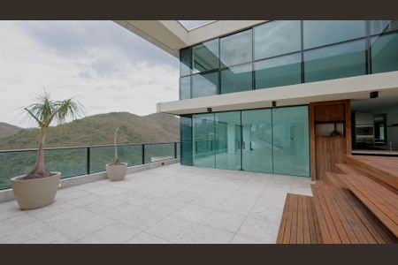 Casa de condomínio à venda com 380m², 4 quartos e 4 vagas Casa de condomínio à venda com 380m², 4 quartos e 4 vagasEspaço Gourmet