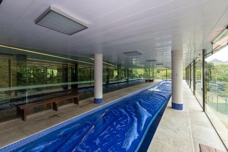 Casa de condomínio à venda com 380m², 4 quartos e 4 vagas Casa de condomínio à venda com 380m², 4 quartos e 4 vagasÁrea comum - Piscina Termíca