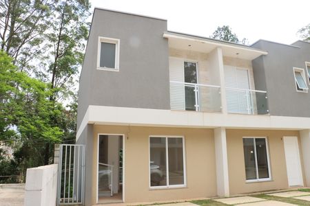 Casa de Condomínio para alugar com 3 quartos, 106m² em Jardim Ipes, Cotia