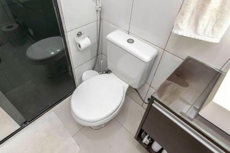 Casa à venda com 90m², 2 quartos e 2 vagas Casa à venda com 90m², 2 quartos e 2 vagasBanheiro Social