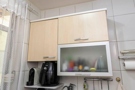 Casa à venda com 90m², 2 quartos e 2 vagas Casa à venda com 90m², 2 quartos e 2 vagasCozinha - Armários