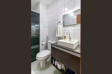 Casa à venda com 90m², 2 quartos e 2 vagas Casa à venda com 90m², 2 quartos e 2 vagasBanheiro Social