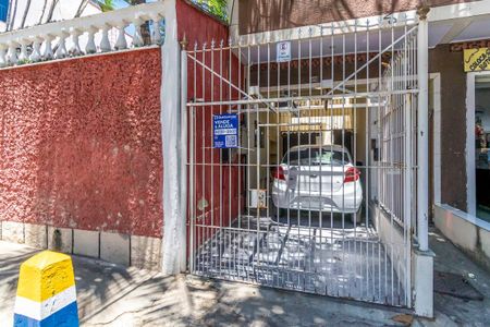 Casa à venda com 90m², 2 quartos e 2 vagas Casa à venda com 90m², 2 quartos e 2 vagasFachada