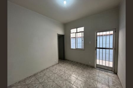 Sala de casa para alugar com 1 quarto, 38m² em Osvaldo Cruz, Rio de Janeiro