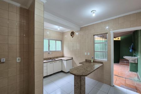 Casa à venda com 250m², 2 quartos e 1 vagacozinha