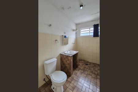 Casa à venda com 250m², 2 quartos e 1 vagaEdícula - banheiro