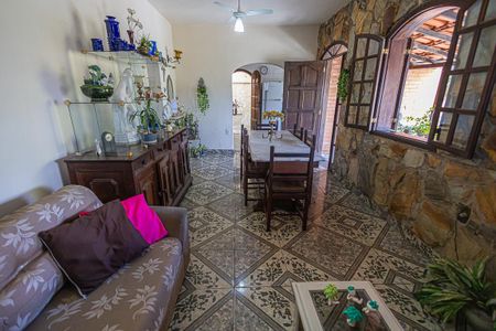 sala de casa à venda com 2 quartos, 168m² em Jardim Guanabara, Belo Horizonte