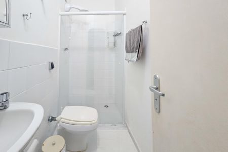 Casa de condomínio para alugar com 1000m², 5 quartos e 6 vagas Casa de condomínio para alugar com 1000m², 5 quartos e 6 vagasBanheiro da Suíte 1