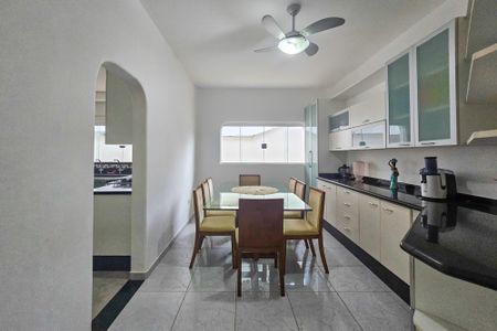 Casa de condomínio para alugar com 1000m², 5 quartos e 6 vagas Casa de condomínio para alugar com 1000m², 5 quartos e 6 vagasCozinha