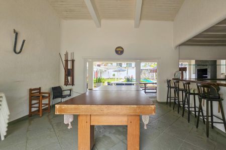 Casa de condomínio para alugar com 1000m², 5 quartos e 6 vagas Casa de condomínio para alugar com 1000m², 5 quartos e 6 vagasÁrea Externa