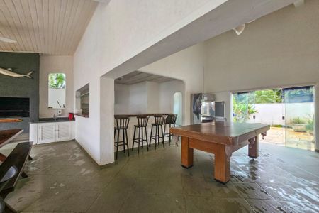 Casa de condomínio para alugar com 1000m², 5 quartos e 6 vagas Casa de condomínio para alugar com 1000m², 5 quartos e 6 vagasÁrea Externa