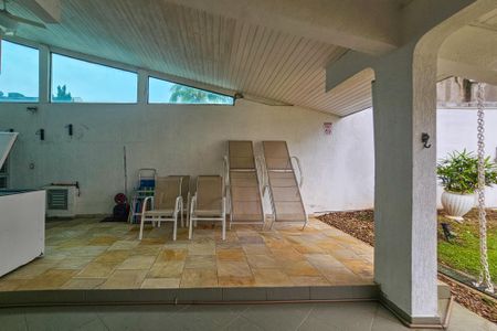 Casa de condomínio para alugar com 1000m², 5 quartos e 6 vagas Casa de condomínio para alugar com 1000m², 5 quartos e 6 vagasÁrea Externa