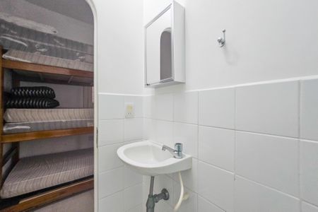 Casa de condomínio para alugar com 1000m², 5 quartos e 6 vagas Casa de condomínio para alugar com 1000m², 5 quartos e 6 vagasBanheiro da Suíte 1